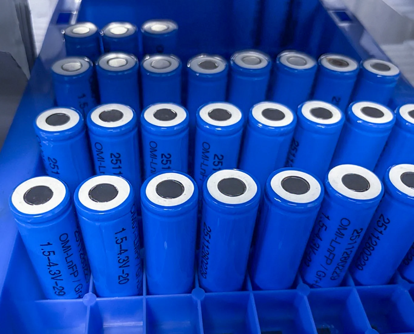 OMI LnFP fast-charge cylindrical cells
